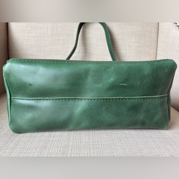 Portland Leather Goods Triangle Shoulder Bag Purse-Almost Perfect - Picture 3 of 9